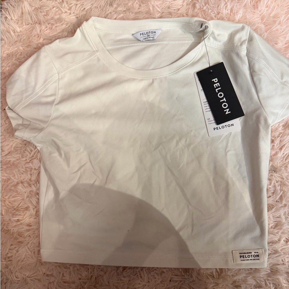 NWT Peloton Dreamblend white tee